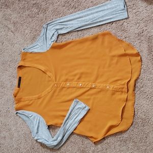 Mustard/gray v neck button down szL